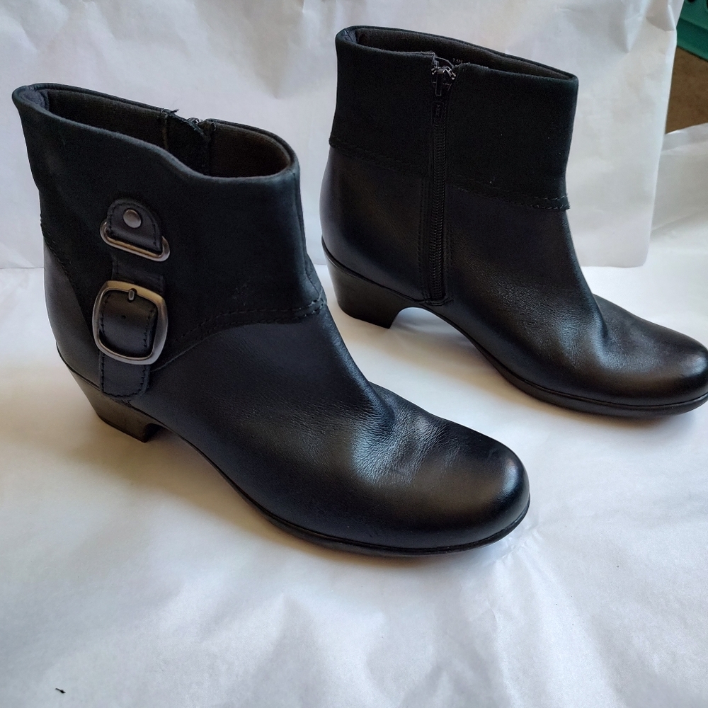 Clark's Bendables Black Ankle Boots 7.5